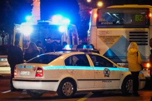 Καραμπόλα στην Πατρών - Πύργου: Φορτηγό συγκρούστηκε με δύο Ι.Χ. - Δύο τραυματίες [Εικόνες]