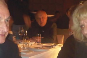 Μανώλης Μαυρομμάτης: "Ο πατέρας μου παραμένει στο κέντρο αποθεραπείας" - Τι λέει ο γιος του για την κατάσταση της υγείας του