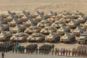 Βρετανίδα ΥΠΕΞ: Εξαιρετικά πιθανή μια ρωσική εισβολή στην Ουκρανία - εικόνα 3