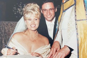 Χιου Τζάκμαν: Έτοιμος να πληρώσει εκατομμύρια στην πρώην σύζυγό του για να μην αποκαλύψει τα μυστικά του...