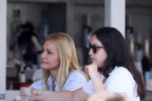 Νατάσα Θεοδωρίδου: Ξέσπασε σε κλάματα πάνω στη σκηνή - "Τραγουδήστε εσείς", είπε στο κοινό - εικόνα 3