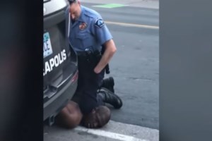 Ξεχειλίζει η οργή για τη δολοφονία του Τζορτζ Φλόιντ: Στις φλόγες αστυνομικό τμήμα στη Μινεάπολη [εικόνες - βίντεο] - εικόνα 3