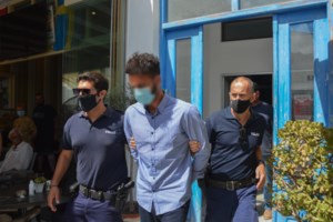 Εγκλημα στη Φολέγανδρο: Ο 30χρονος είναι ψυχασθενής, δεν έπαιρνε τα φάρμακά του, λέει ο δικηγόρος του