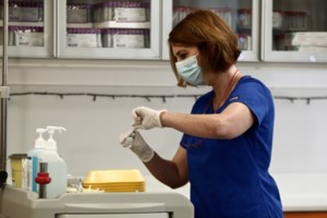 Διαμαρτύρονται οι φαρμακοποιοί: Προσβλητικός ο αποκλεισμός μας από τους εμβολιασμούς - εικόνα 2