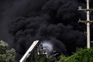 Μίνα Γκάγκα: Ποιος είναι ο σύζυγός της και η ιστορία του εργοστασίου του που τυλίχθηκε στις φλόγες στην Κάτω Κηφισιά