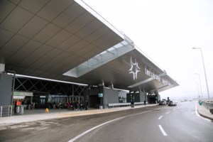 Αναγκαστική προσγείωση της Egypt Air στο "Ελ. Βενιζέλος": Επιβάτες κρύφτηκαν στη τουαλέτα - Η εμπλοκή με τον πιλότο