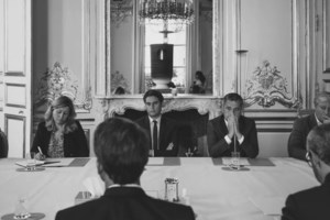 Οι Γάλλοι πλημμύρισαν τους δρόμους κατά της ακροδεξιάς- "Να αποτρέψουμε την καταστροφή"- Επί ποδός 21.000 αστυνομικοί - εικόνα 5