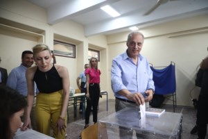 Ψήφισε στα Κάτω Πατήσια η Κατερίνα Σακελλαροπούλου, χωρίς δηλώσεις