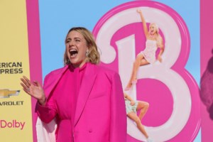 Η Barbie κάνει διακοπές στη Φολέγανδρο: Η Μάργκο Ρόμπι απολαμβάνει τον Αυγούστο στις Κυκλάδες - εικόνα 2