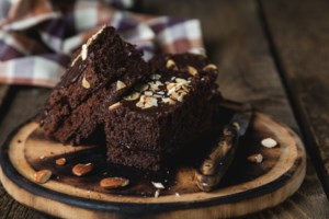 Μεγάλη Τρίτη: Live η Ακολουθία του Νυμφίου από τον Ιερό Ναό Αγίας Τριάδας Πειραιά