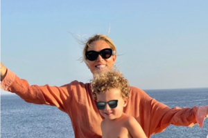 Κάρολος - Μπιάνκα Κρασσά: Η τρυφερή αγκαλιά του μικρού "spiderman" στην πανέμορφη αδελφή του