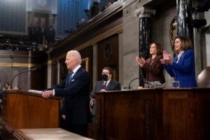 Πόλεμος στην Ουκρανία: Εισβολή Ρώσων αλεξιπτωτιστών στο Χάρκοβο - Πήραμε τη Χερσώνα, λέει η Μόσχα - εικόνα 3