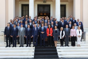 Μητσοτάκης στο Tik Tok: Εξηγεί τι είναι ο περιβόητος μπλε φάκελος- "Θα πάρει και o Peanut ένα γιατί είναι κομματόσκυλο"