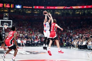 Τζένη Μπαλατσινού: Στη Stark Arena στο Βελιγράδι για να δει τον Ολυμπιακό - εικόνα 4