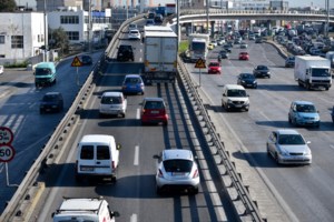 Περιφέρεια Αττικής: Ξεκίνησαν οι εργασίες για τη βελτίωση του οδοστρώματος της λεωφόρου Συγγρού - εικόνα 2