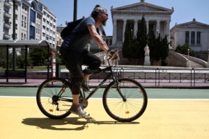 Στην αγορά της Πατησίων ο Κώστας Μπακογιάννης - Μίλησε με καταστηματάρχες και πολίτες