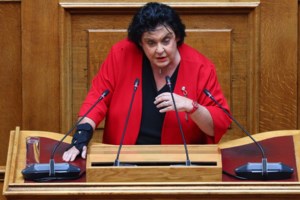 ΚΚΕ εναντίον Ζωής που μήνυσε την Κανέλλη: "Αξιοθρήνητη πράξη, έκανε τα γλυκά μάτια στη Χρυσή Αυγή" - εικόνα 3