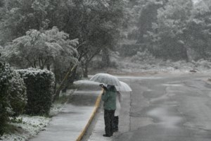 Κακοκαιρία Μήδεια: Χωρίς ρεύμα από το βράδυ της Κυριακής οι Σποράδες - Χιόνια και μέσα στο Βόλο - εικόνα 2