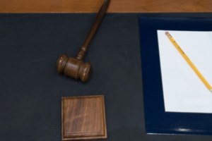 Βερβεσός και  Αναστασόπουλος πέρασαν στον β΄ γύρο των εκλογών του Δικηγορικού Συλλόγου Αθηνών