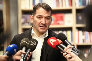 Φρέντι Μπελέρης: Σήμερα στο δικαστήριο ο υποψήφιος δήμαρχος Χειμάρρας - Συγκίνησε η ομιλία της κόρης του [Βίντεο]