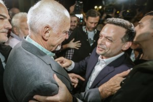 Πανηγυρικό κλίμα στο ΠΑΣΟΚ για τις νίκες σε Αθήνα, Θεσσαλονίκη, Πειραιά: "Κερδίσαμε πάνω από 100 δήμους" - εικόνα 4