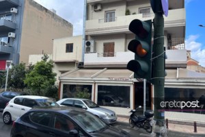 Κρήτη: Μετά τα φανάρια τώρα και πινακίδα "Stop" για… πεζούς [Εικόνες]