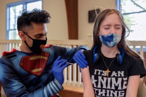 Ισραήλ: Ενδείξεις ότι η τρίτη δόση του εμβολίου μπορεί να τιθασεύσει την μετάλλαξη Δέλτα