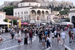 Θάνος Πλεύρης: Στους εξωτερικούς χώρους και σε μικρότερες ηλικίες η μετάδοση του κορονοϊού το καλοκαίρι