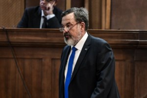 Εξηγήσεις Χρυσοχοΐδη για την εξαφάνιση Παππά: "Τα δίνετε όλα για τον Παππά- Όταν τον συλλάβουμε θα είστε τόσο χαρούμενοι;" - εικόνα 2