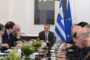 "Πικρός" από σήμερα ο καφές στο τραπέζι - Παραμένει στο 13% η παράδοση στο χέρι και το delivery