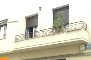 Αγριος ξυλοδαρμός 28χρονης: Πήδηξε από τον 2ο όροφο για να σωθεί από τον σύντροφό της - "Με βαρούσε με μπουνιές και κλωτσιές "