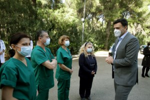 Επιστολή Πέτσα στους δημάρχους για την επιτάχυνση των εμβολιασμών