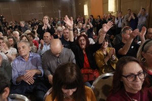 ΣΥΡΙΖΑ: Με νέους επικοινωνιολόγους και δημοσκόπους θα πάει προς την κάλπη ο Αλέξης Τσίπρας - Τι αλλάζει στο κόμμα - εικόνα 2