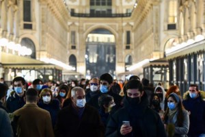 Οι Γάλλοι δραπετεύουν... στα ανοιχτά μπαρ και εστιατόρια της Μαδρίτης - Για να γλιτώσουν το lockdown [εικόνες] - εικόνα 3
