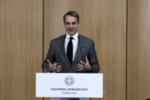 Πυρετός για το πρώτο debate ΝΔ - ΣΥΡΙΖΑ: Οικονόμου και Τσαπανίδου διασταυρώνουν τα ξίφη τους στην ΕΡΤ