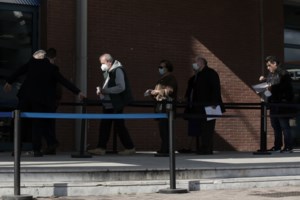 Κυριάκος Μητσοτάκης: Η 3η δόση του εμβολίου να χορηγείται ακόμα και στους 4 μήνες μετά τη δεύτερη δόση