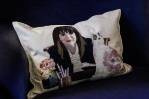 "Πλάνα με ουρά": Η ξεχωριστή εμφάνιση της Κατερίνας Σακελλαροπούλου με τη γάτα Καλυψώ στην εκπομπή της ΕΡΤ [εικόνες - βίντεο] - εικόνα 6