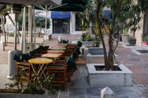 Κορονοϊός: 407 νέα κρούσματα στη Βρετανία, αλλάζει στρατηγική ο Μπόρις Τζόνσον