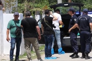 Διπλό φονικό στο Αίγιο: Βρέθηκε το αεροβόλο - Εντοπίστηκε αίμα σε πλυμένη μπλούζα και αμυχές στα χέρια του 65χρονου