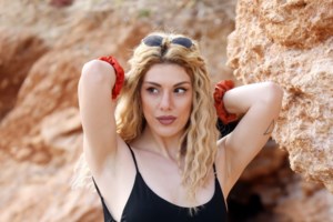 Έλενα Πολυχρονοπούλου: Σε απόγνωση η μητέρα της - "Ήξερα ότι αυτός ο άνθρωπος δεν κάνει για το παιδί μου"