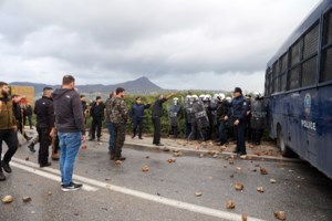 Εξάρχεια: Επεισόδιο με ρίψεις μολότοφ κατά διμοιρίας ΜΑΤ τα ξημερώματα