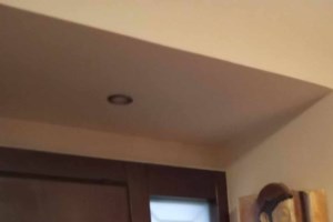 Βάρη: "Ψηλός, με κοτσίδα, γυαλιά και τα ίδια αθλητικά παπούτσια" - Τα στοιχεία που οδήγησαν στη σύλληψη του 66χρονου καθηγητή - εικόνα 3