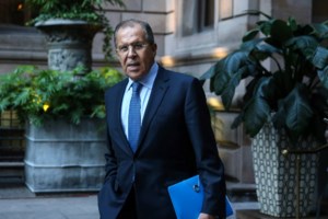 Σάλος με την υπ. Εσωτερικών της Γερμανίας για τη φωτογραφία με τη σαμπάνια στο Κίεβο: "Σίγουρα δεν ήταν κατάλληλο"