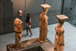 Βρετανικό μουσείο: "Παγκόσμιος ειδικός στην αρχαία Ελλάδα" - Αυτός είναι ο εργαζόμενος που απολύθηκε για κλοπή - εικόνα 4