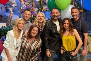 Γιώργος Καπουτζίδης: Το λιτό, πολύχρωμο σπίτι του στην Αίγινα με θέα τη θάλασσα - εικόνα 14