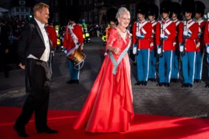 Αλλαγή στον θρόνο της Δανίας: Ο "κακομαθημένος" αλλά οικολόγος πρίγκιπας Φρέντερικ που διαδέχεται τη βασίλισσα Μαργαρίτα