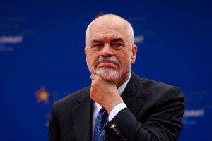 Σοβαρά επεισόδια στην Αλβανία: Κάτοικοι διαμαρτυρήθηκαν για περιουσιακά δικαιώματα, ένας Έλληνας τραυματίας - εικόνα 2