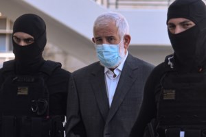 Ελπίδα Νίνου: Ξέσπασε σε κλάματα με την αποφυλάκιση Φιλιππίδη - Τον επισκέφθηκε στο νοσοκομείο με τον γιο τους [εικόνες] - εικόνα 4