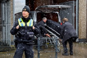 Γερμανία: Δύο οι όμηροι μέσα στo φαρμακείο της Καρλσρούης - Ζητάνε λύτρα ύψους 1 εκατομμυρίου ευρώ - εικόνα 3