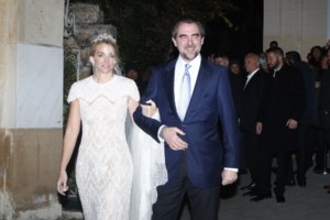 Νικόλαος Ντε Γκρες και Χρυσή Βαρδινογιάννη: Οι πρώτες εντυπωσιακές εικόνες με τις χρυσές κορώνες του γάμου τους - εικόνα 10